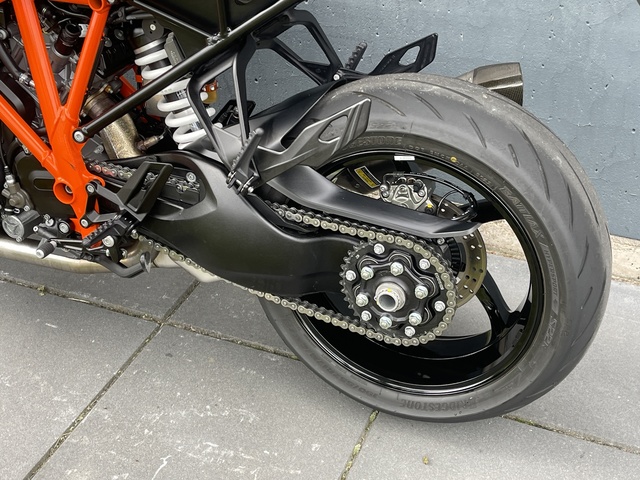 ktm - 1290-super-duke-gt