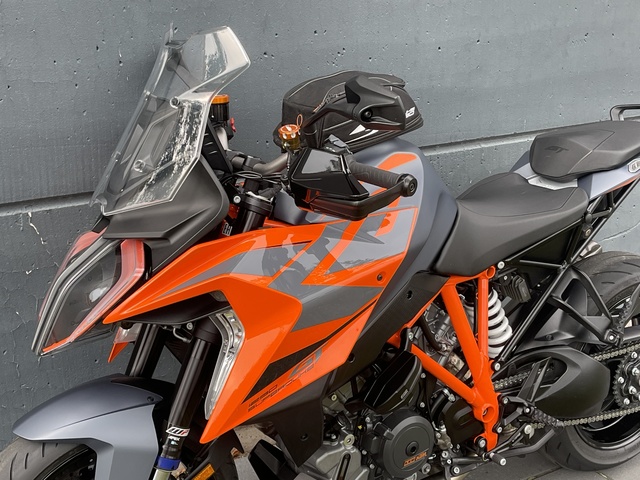 ktm - 1290-super-duke-gt