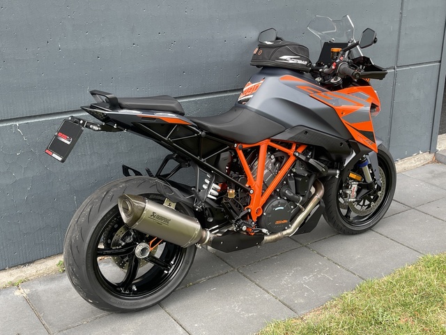 ktm - 1290-super-duke-gt