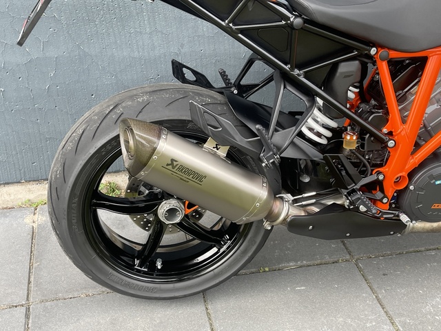 ktm - 1290-super-duke-gt