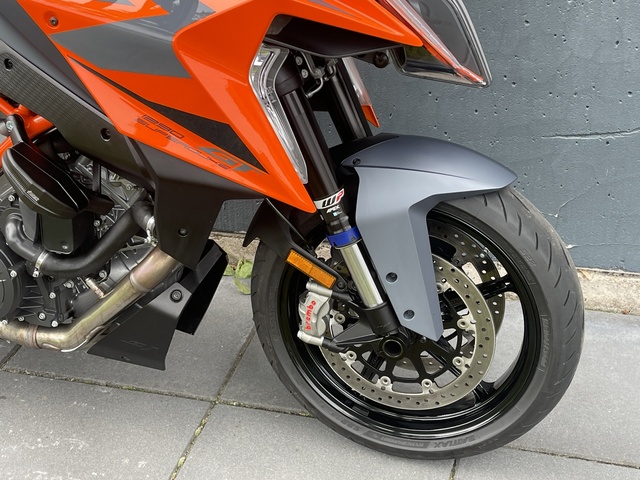 ktm - 1290-super-duke-gt