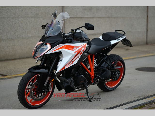 ktm - 1290-super-duke-gt