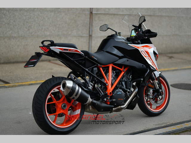 ktm - 1290-super-duke-gt