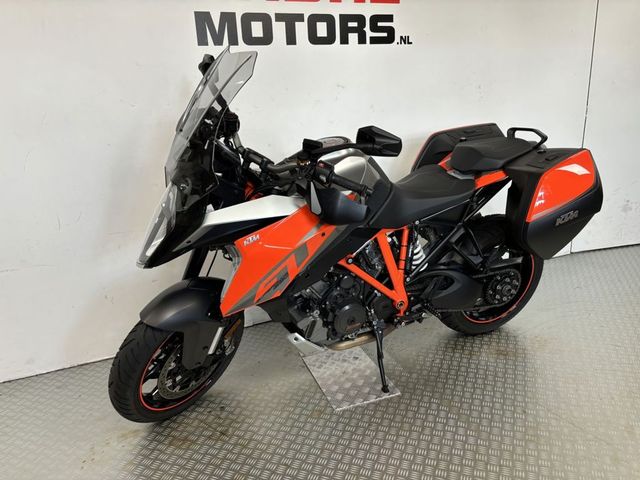 ktm - 1290-super-duke-gt