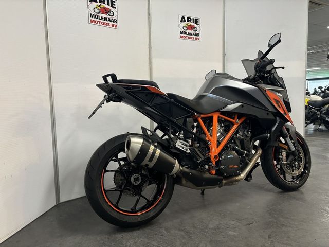 ktm - 1290-super-duke-gt