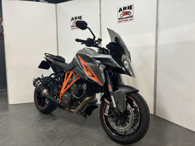 ktm - 1290-super-duke-gt