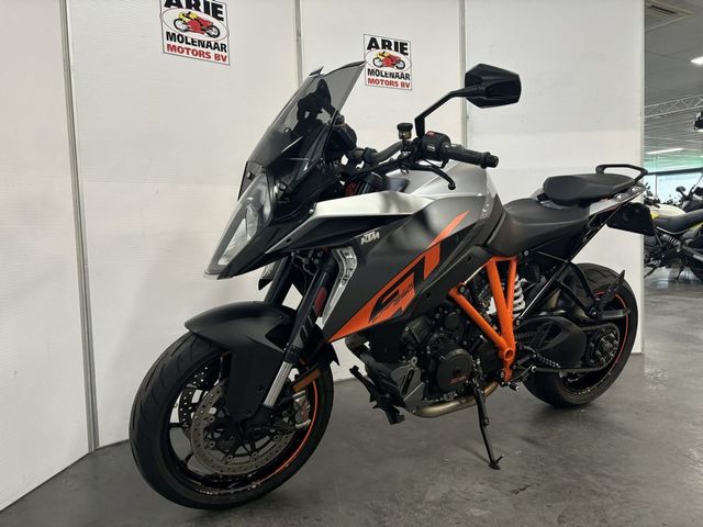 ktm - 1290-super-duke-gt