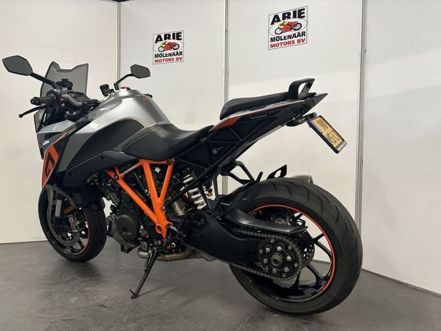 ktm - 1290-super-duke-gt