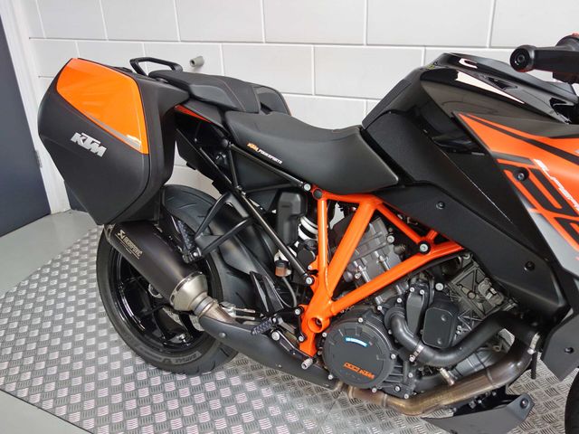 ktm - 1290-super-duke-gt