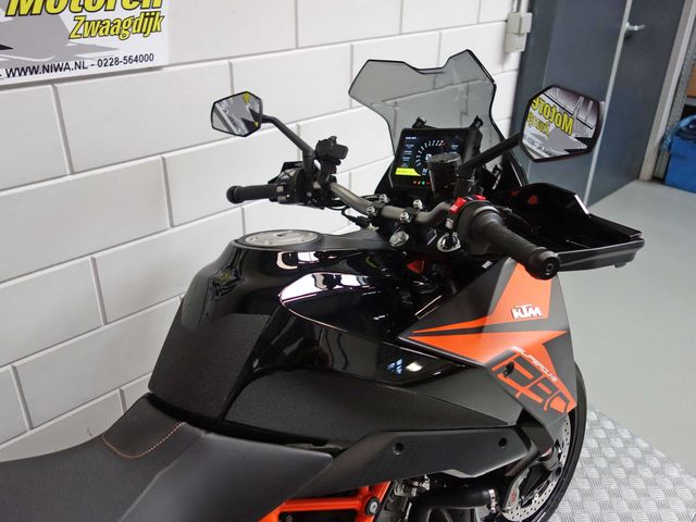 ktm - 1290-super-duke-gt