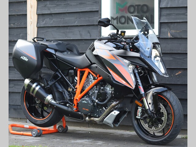 ktm - 1290-super-duke-gt