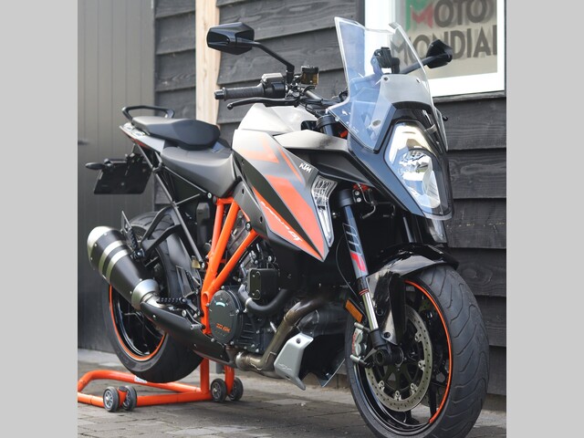 ktm - 1290-super-duke-gt