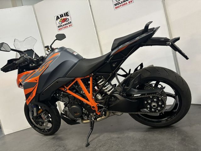 ktm - 1290-super-duke-gt