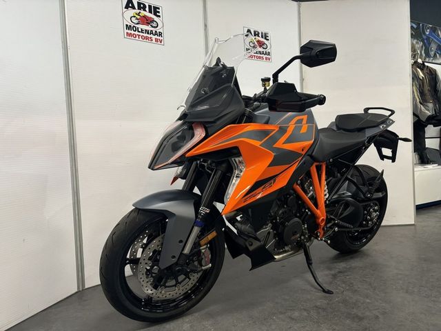 ktm - 1290-super-duke-gt