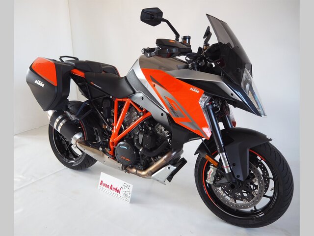 ktm - 1290-super-duke-gt