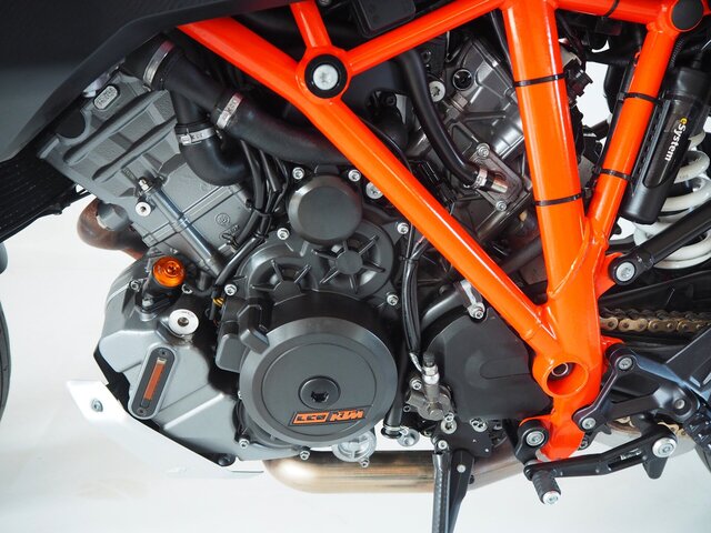 ktm - 1290-super-duke-gt