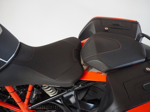 ktm - 1290-super-duke-gt