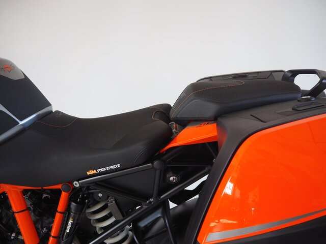 ktm - 1290-super-duke-gt