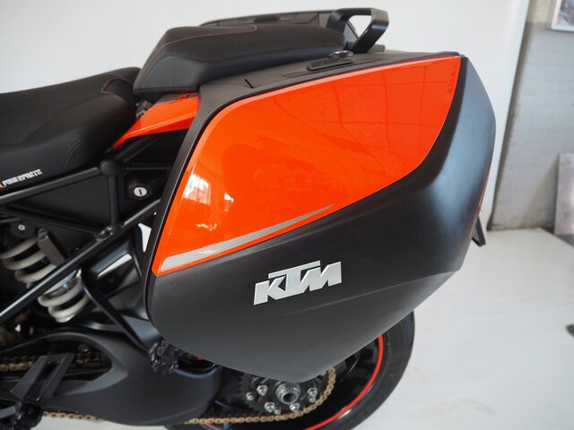 ktm - 1290-super-duke-gt