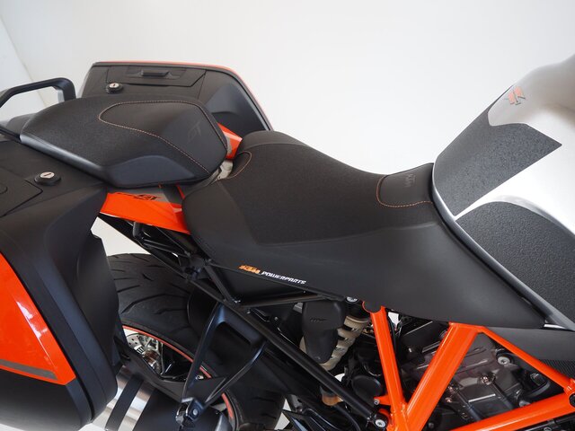 ktm - 1290-super-duke-gt