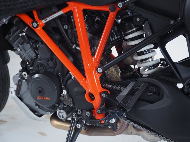 ktm - 1290-super-duke-gt