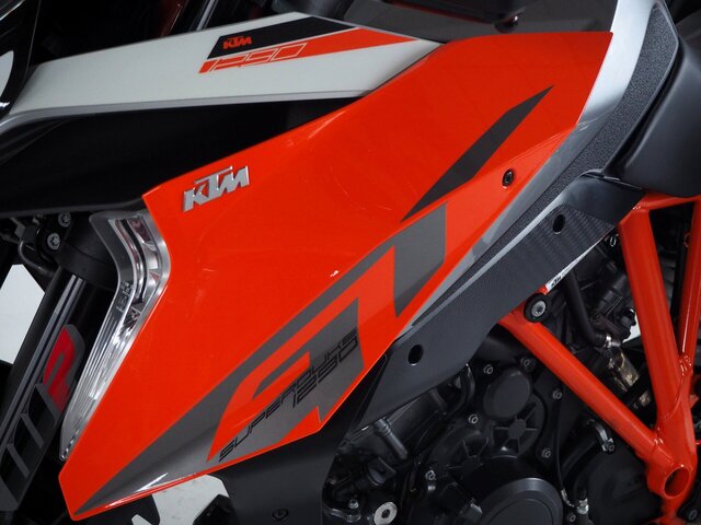 ktm - 1290-super-duke-gt