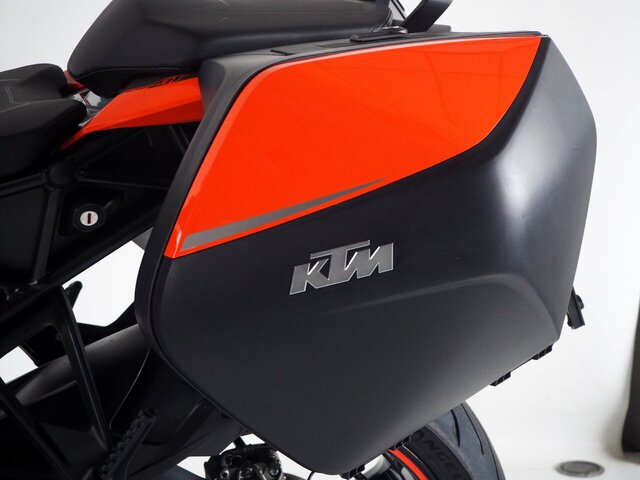 ktm - 1290-super-duke-gt