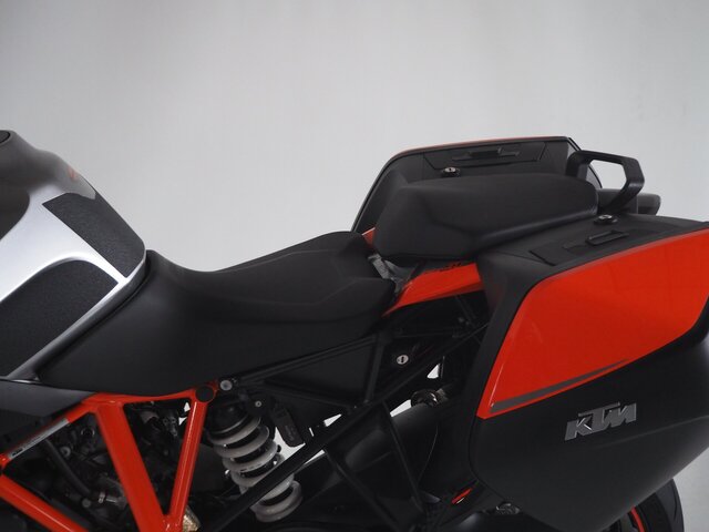 ktm - 1290-super-duke-gt