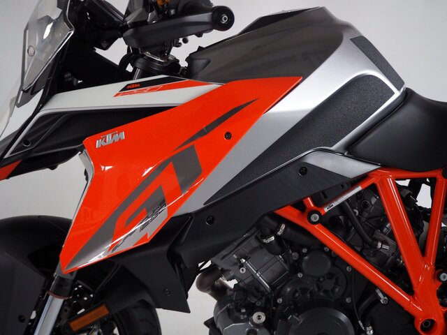 ktm - 1290-super-duke-gt