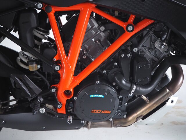 ktm - 1290-super-duke-gt