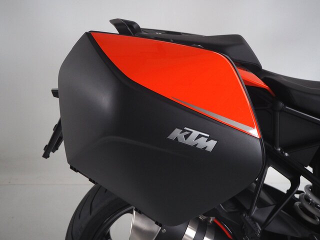 ktm - 1290-super-duke-gt