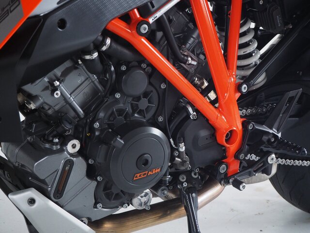 ktm - 1290-super-duke-gt