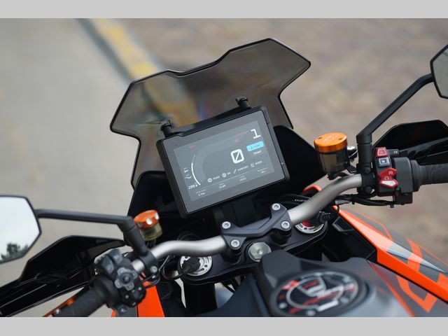 ktm - 1290-super-duke-gt