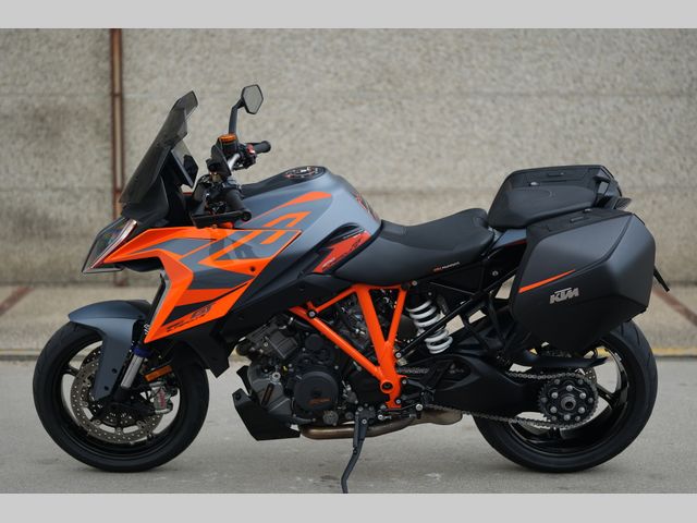 ktm - 1290-super-duke-gt