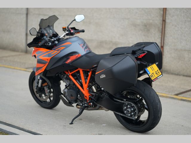 ktm - 1290-super-duke-gt