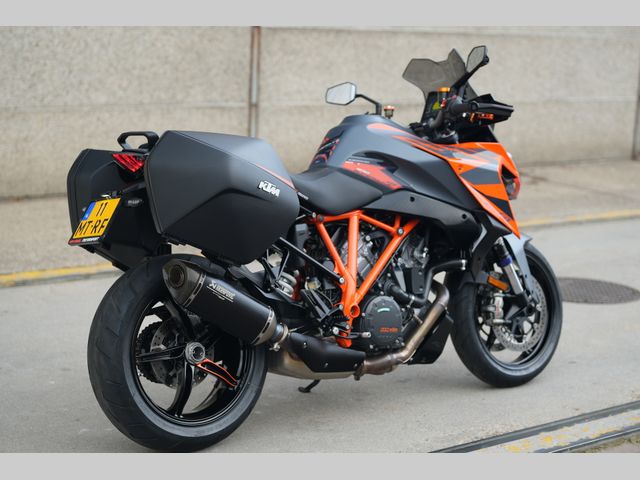 ktm - 1290-super-duke-gt