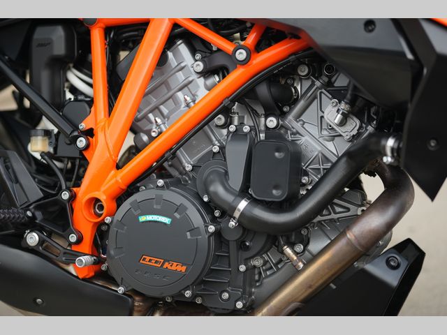 ktm - 1290-super-duke-gt