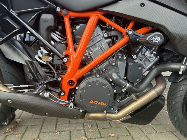 ktm - 1290-super-duke-gt