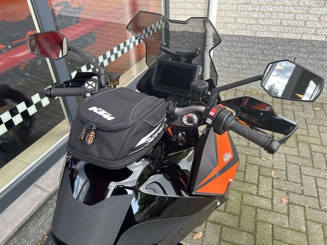 ktm - 1290-super-duke-gt