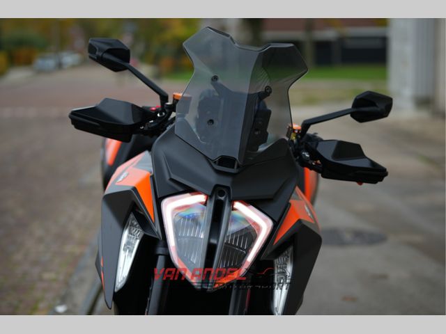 ktm - 1290-super-duke-gt