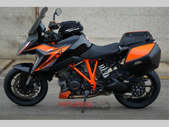 ktm - 1290-super-duke-gt