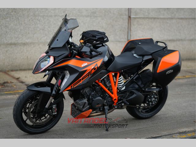 ktm - 1290-super-duke-gt