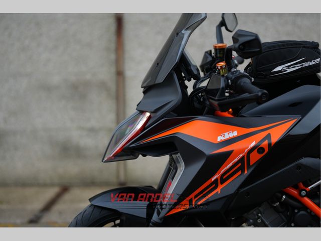 ktm - 1290-super-duke-gt