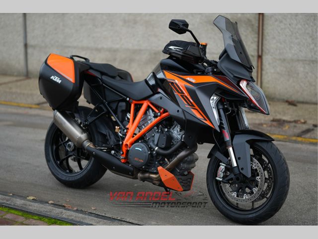 ktm - 1290-super-duke-gt