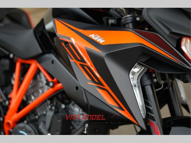 ktm - 1290-super-duke-gt