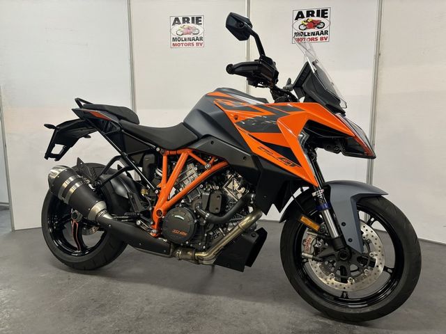 ktm - 1290-super-duke-gt