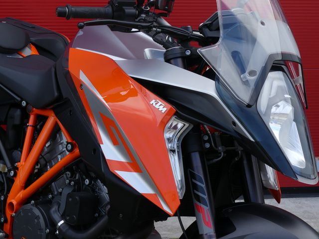 ktm - 1290-super-duke-gt