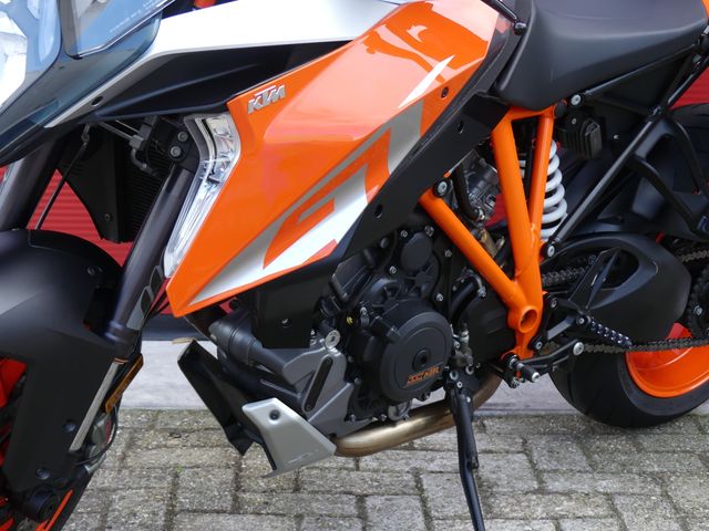 ktm - 1290-super-duke-gt