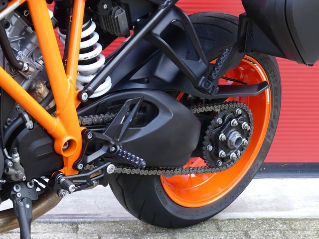 ktm - 1290-super-duke-gt