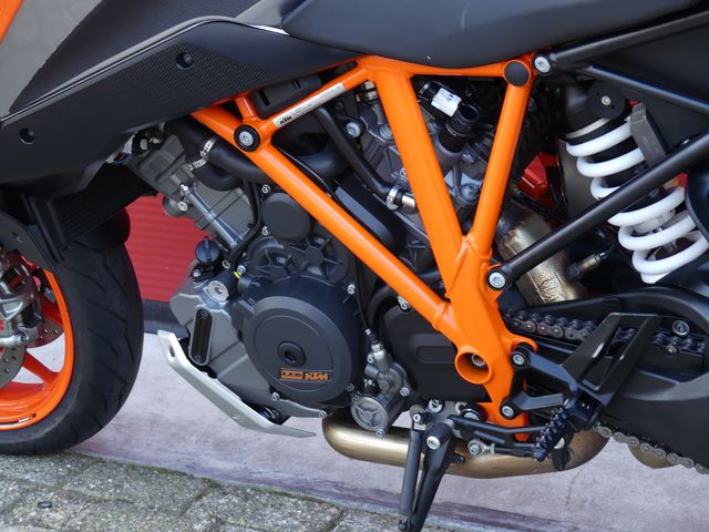 ktm - 1290-super-duke-gt